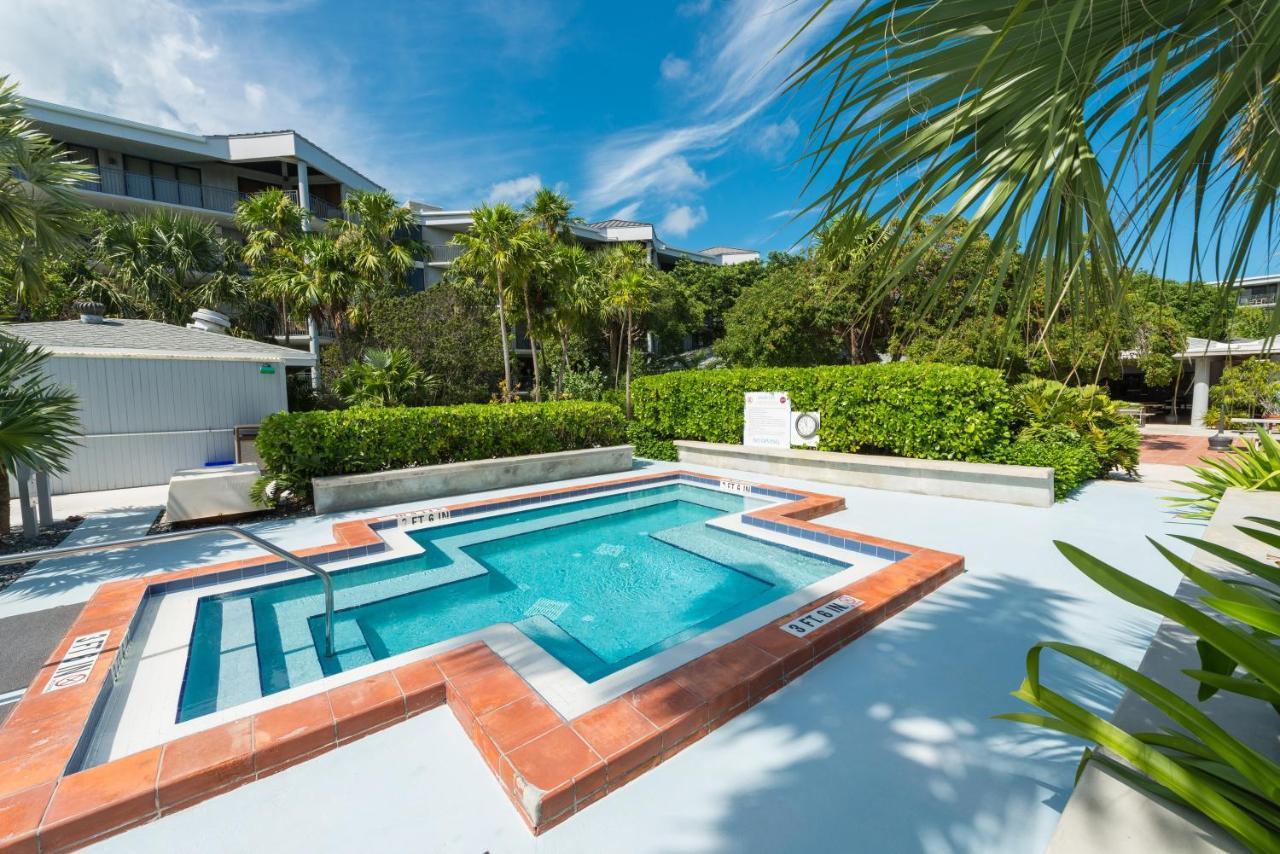 1800 Atlantic Suites Key West Exterior photo